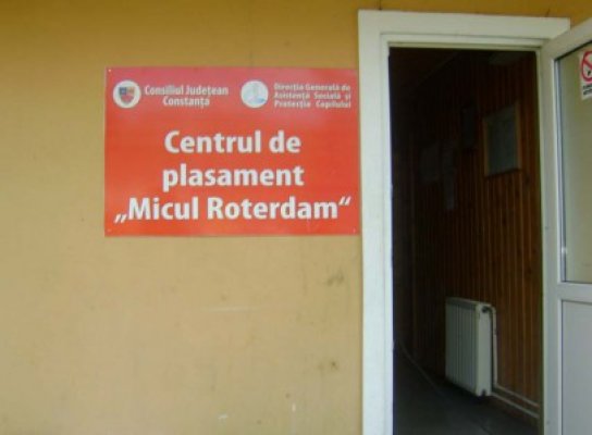 Doi minori din Centrul de Plasament au furat o tabletă electronică şi au vândut-o
